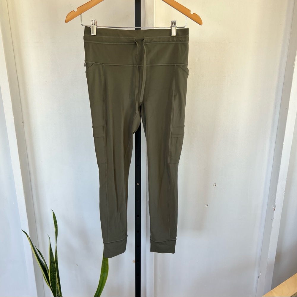 Athleta Salutation Stash Cargo Tight - Medium